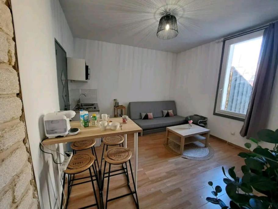 Logement Cosy Pour 4, Wifi, Centre * Montpellier