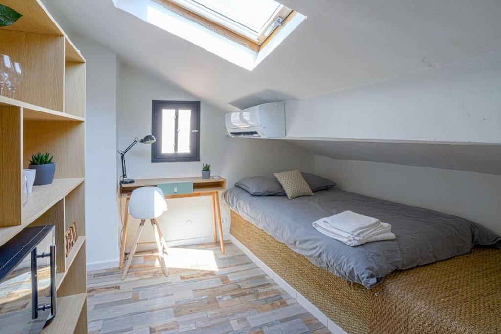 Appartement Sous Les Toits Tres Bien Place Et Climatise Montpellier