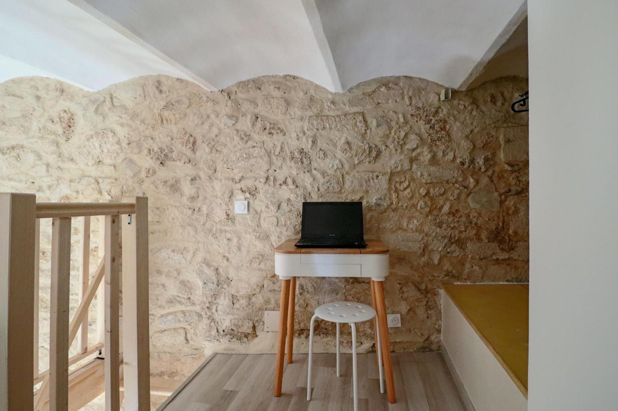 Climatise Mezzanine Avec Parking Appartement