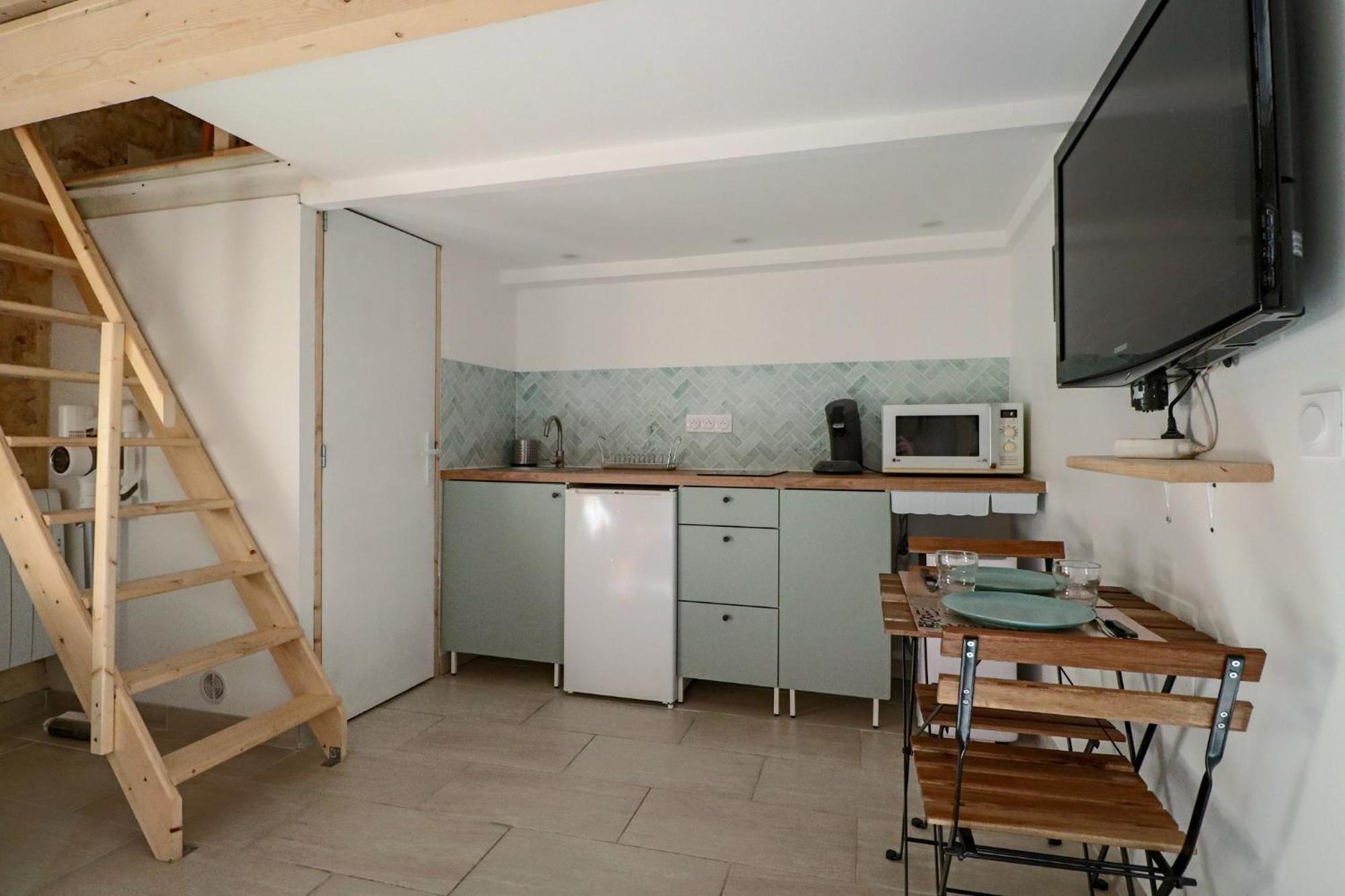 Climatise Mezzanine Avec Parking Appartement