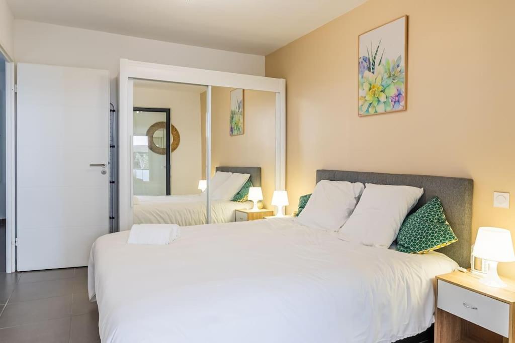 Le Barcelone, Beau T2, Clim, Terrasse,centre Apartment *