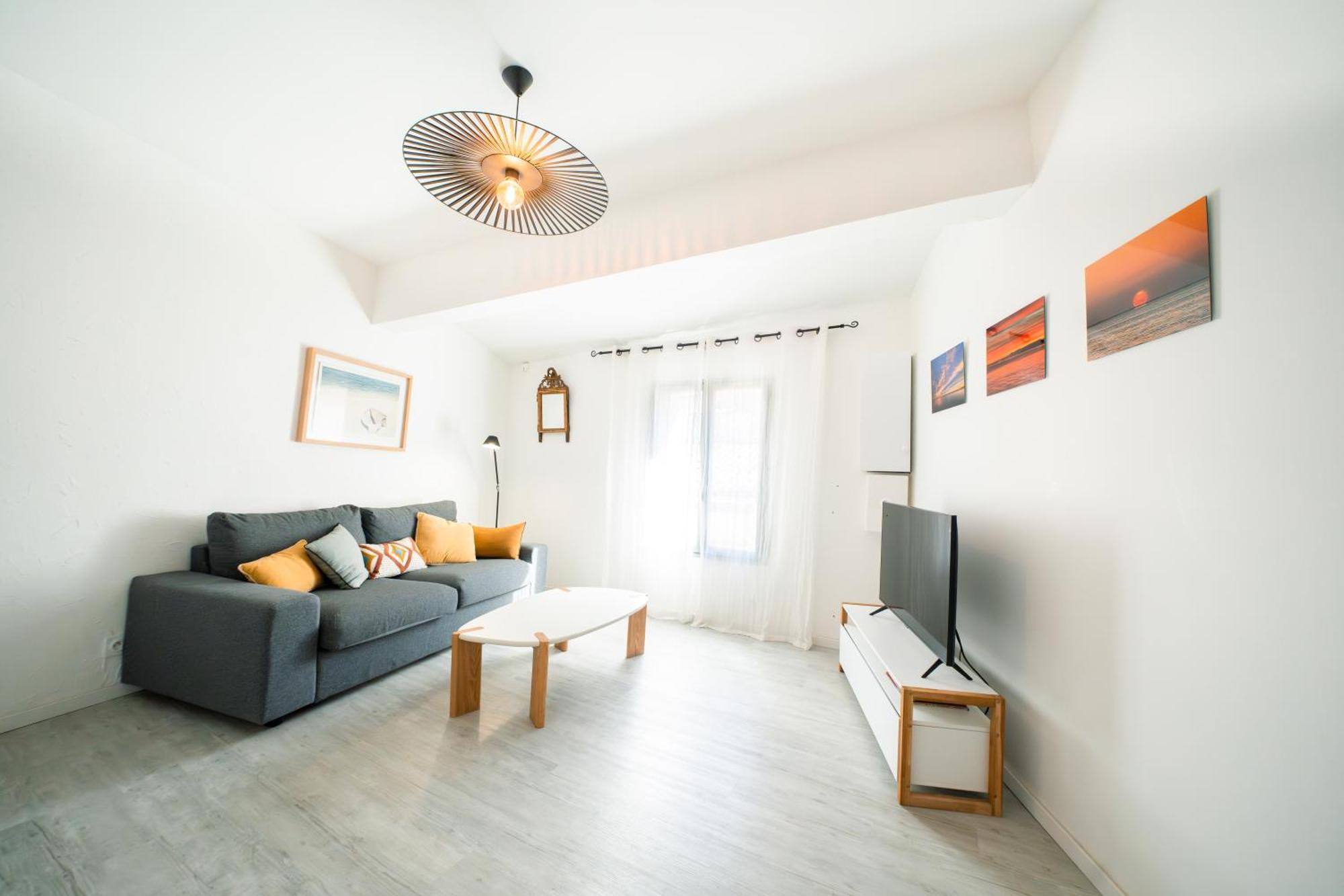 Le Lucia, Beau T2, Clim,centre Historique, Comedie Apartment *