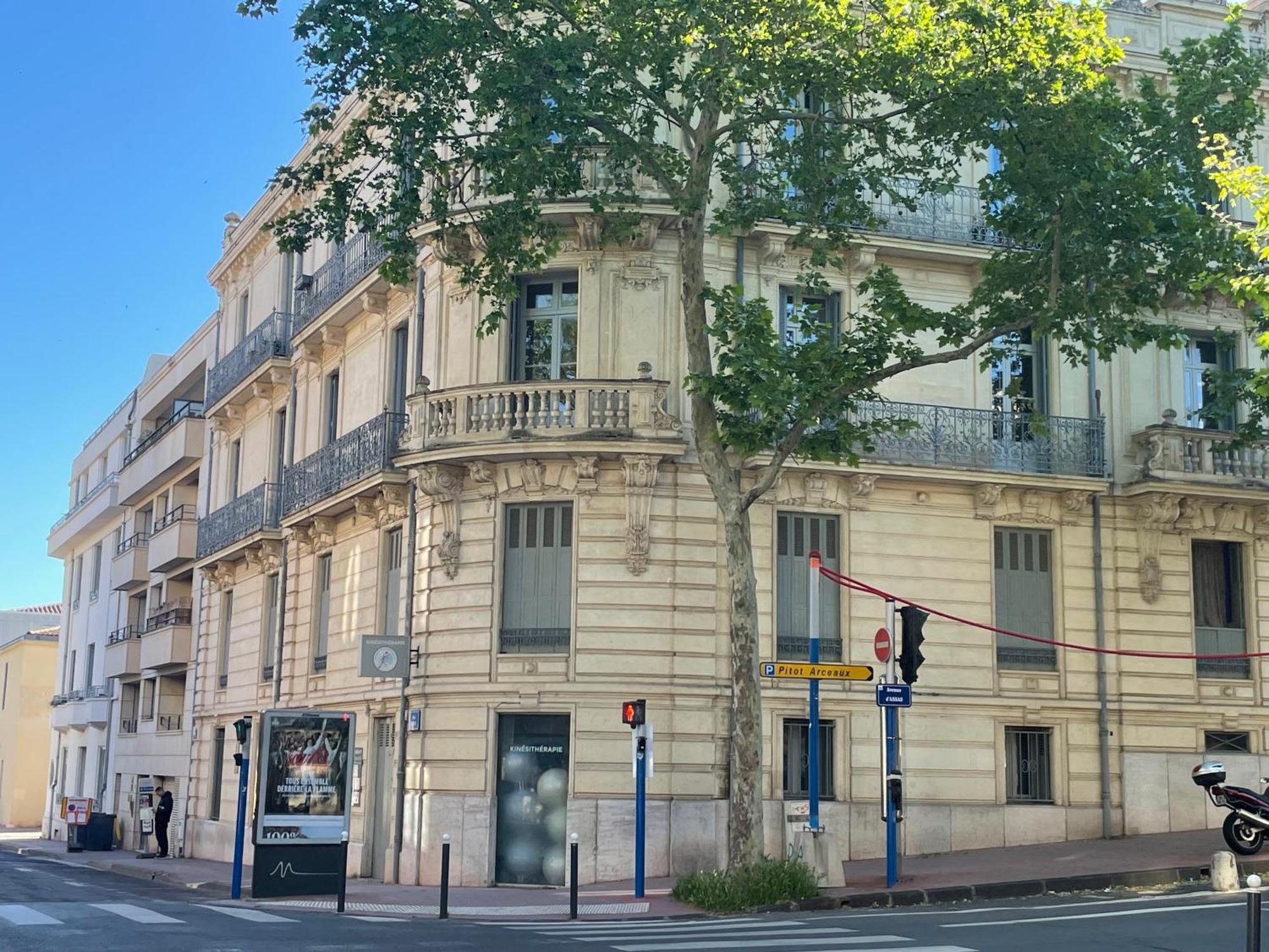 Lodge Montpellier Apartment *