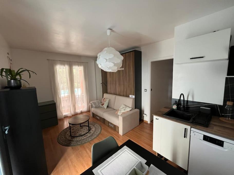 Independant Avec Hammam Apartment *