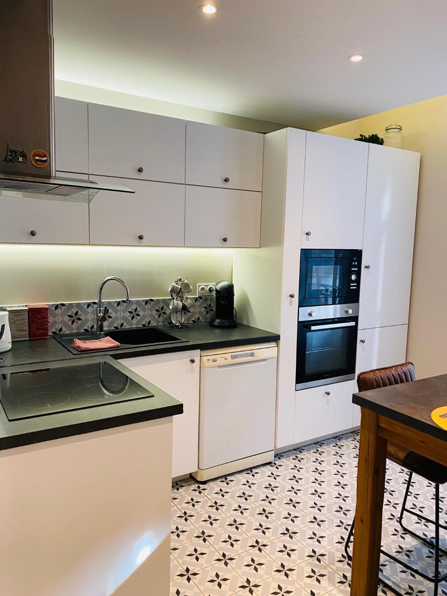 Douillet Et Coquet Climatise - Parking Prive Gratuit - Centre * Montpellier