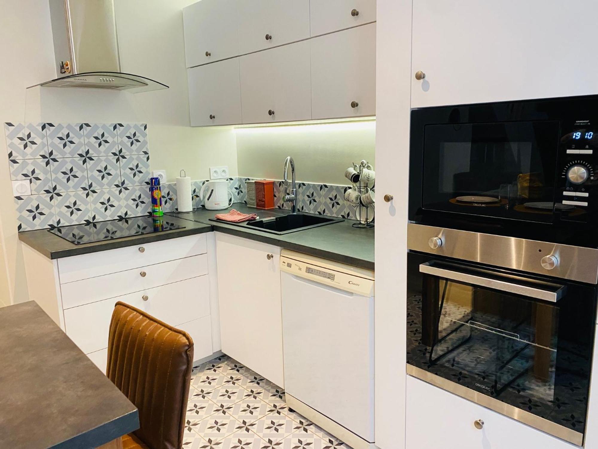 Apartment Douillet Et Coquet Climatise - Parking Prive Gratuit - Centre *