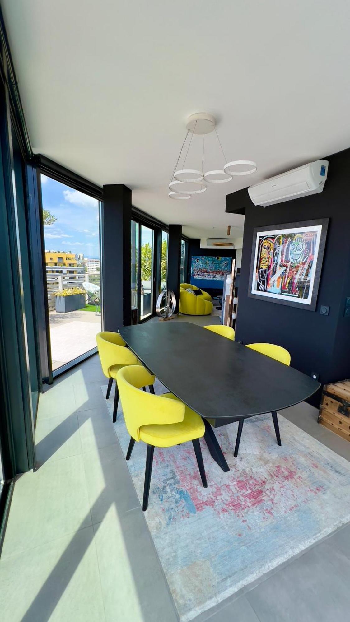 Luxueux Et Unique Penthouse En Rooftop A * Montpellier