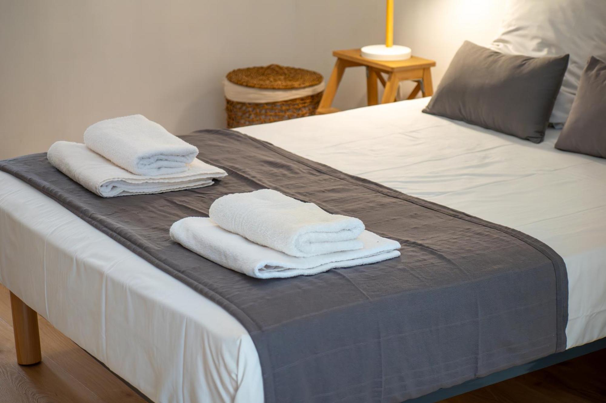 Appartement Le Sepulcre - Quartier Historique - 600m De La Place De La Comedie - Climatisation *
