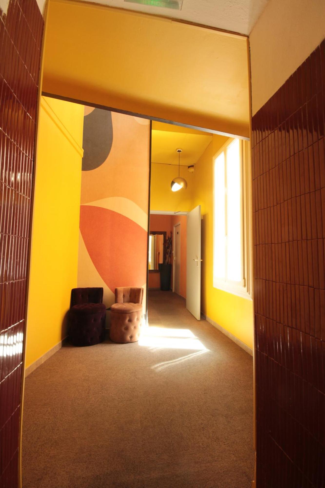 Des Arts, Artisanal Et Indépendant Hotel 2*
