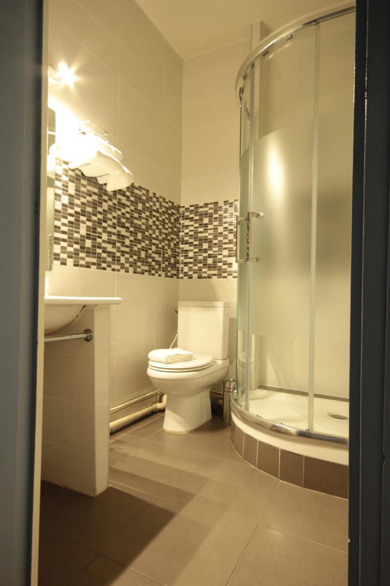 Des Arts, Artisanal Et Indépendant Hotel 2*