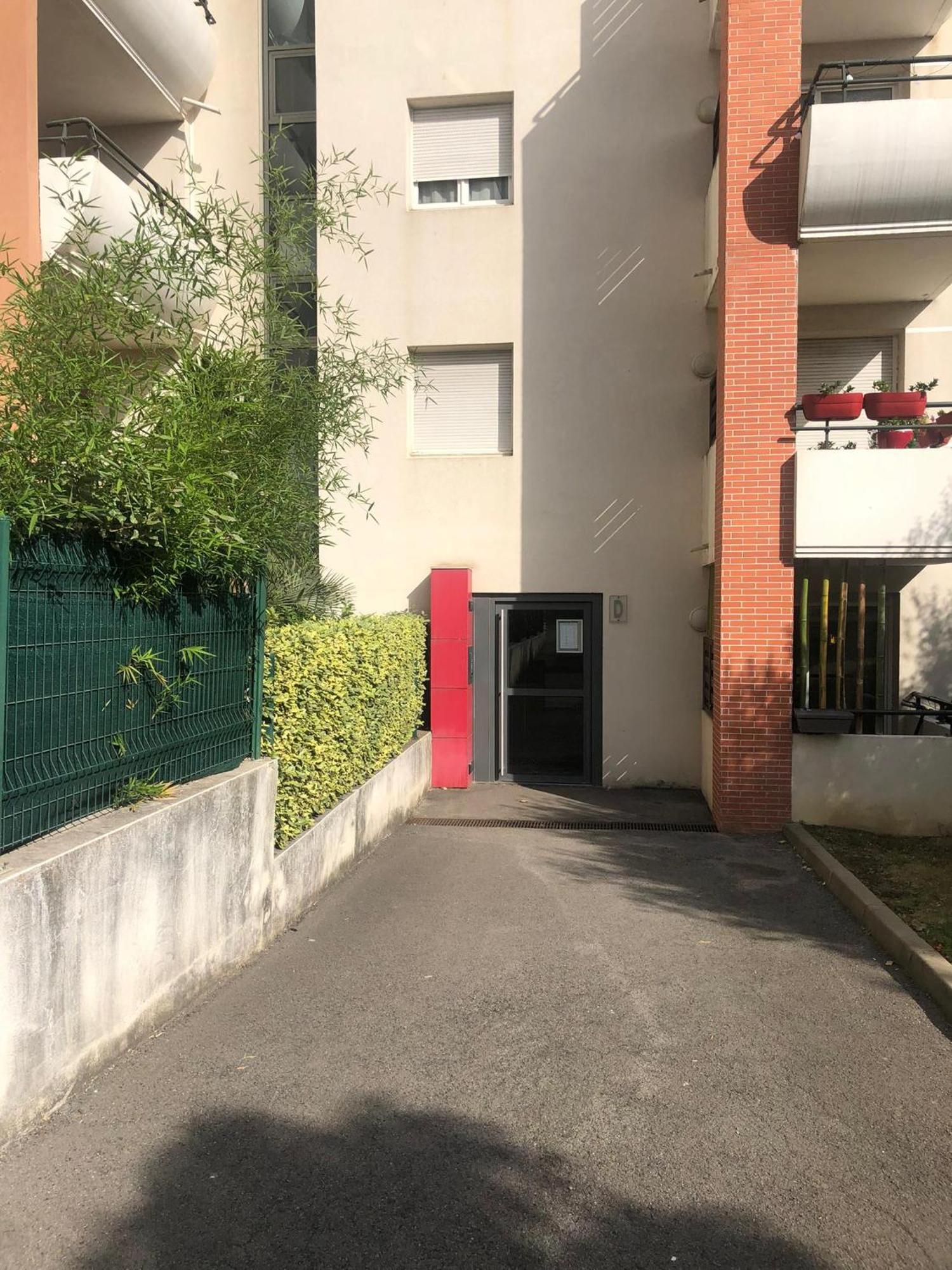 Appartement Avec Parking *