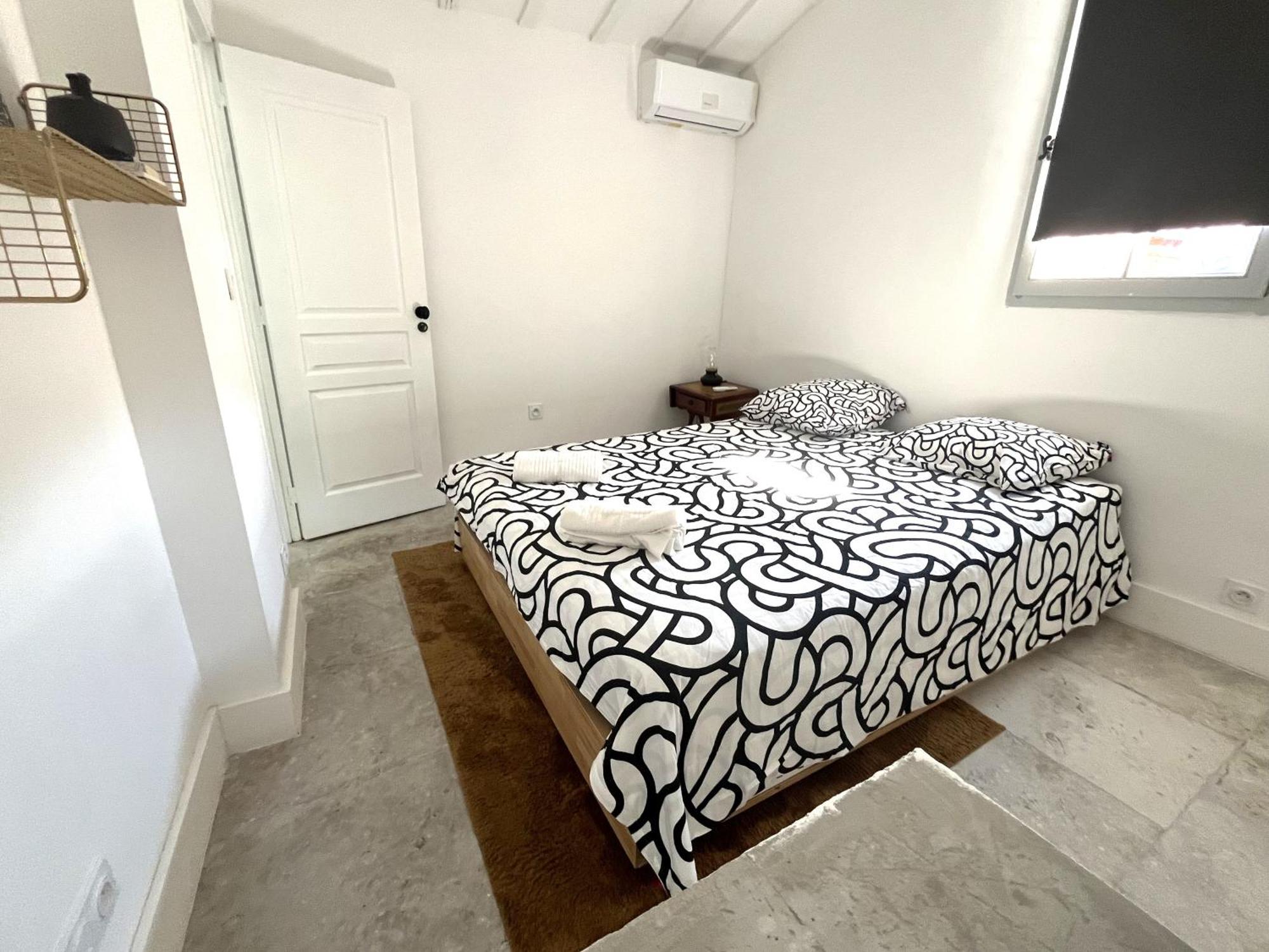 Ecusson - Duplex Lumineux Et Climatise Dans Particulier Montpellier