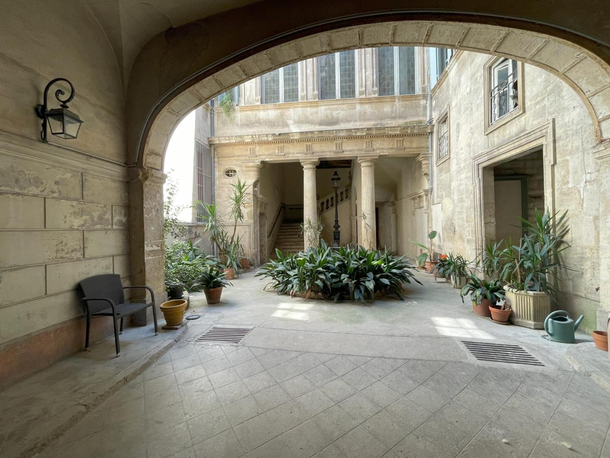 Ecusson - Duplex Lumineux Et Climatise Dans Particulier Apartment
