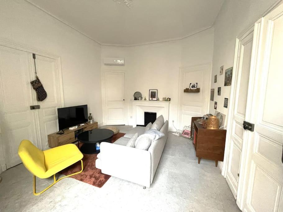 Apartment Ecusson - Duplex Lumineux Et Climatise Dans Particulier *