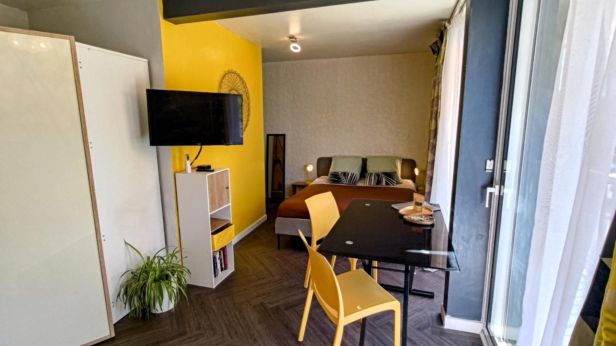 Soleil Et Verdure - Celleneuve Appartement *