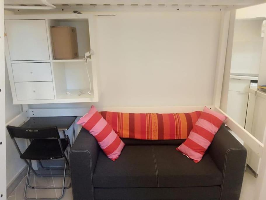 Petit Renove A La Place Comedie Apartment