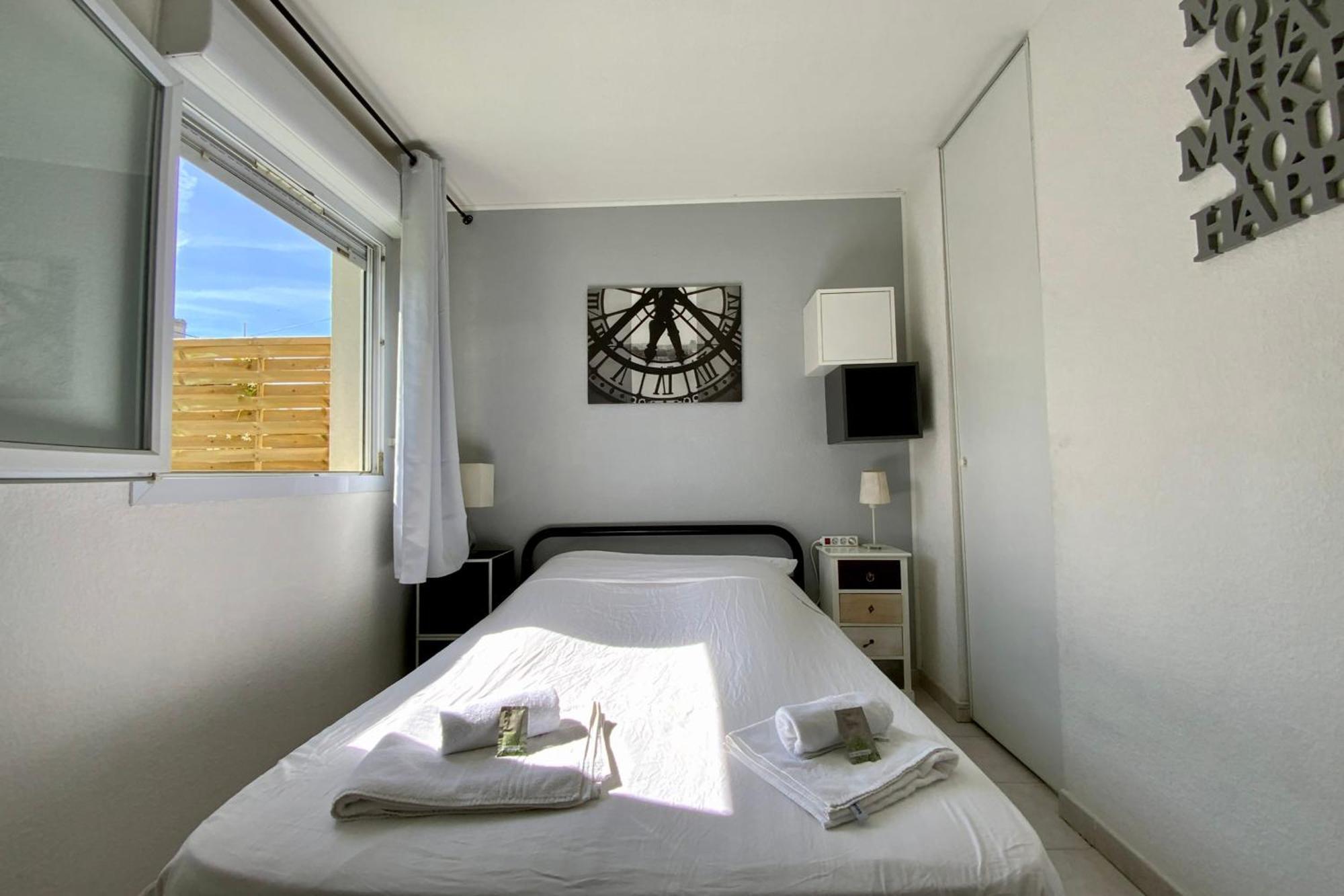 The Bounin - - Parking And Swimming Pool! Ferienhaus *