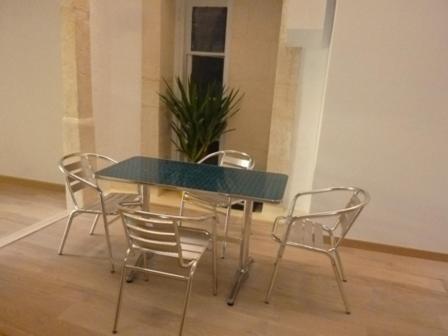 Centre Historique Place Jean Jaures Climatise 6 Couchages Avec Parking Apartment *