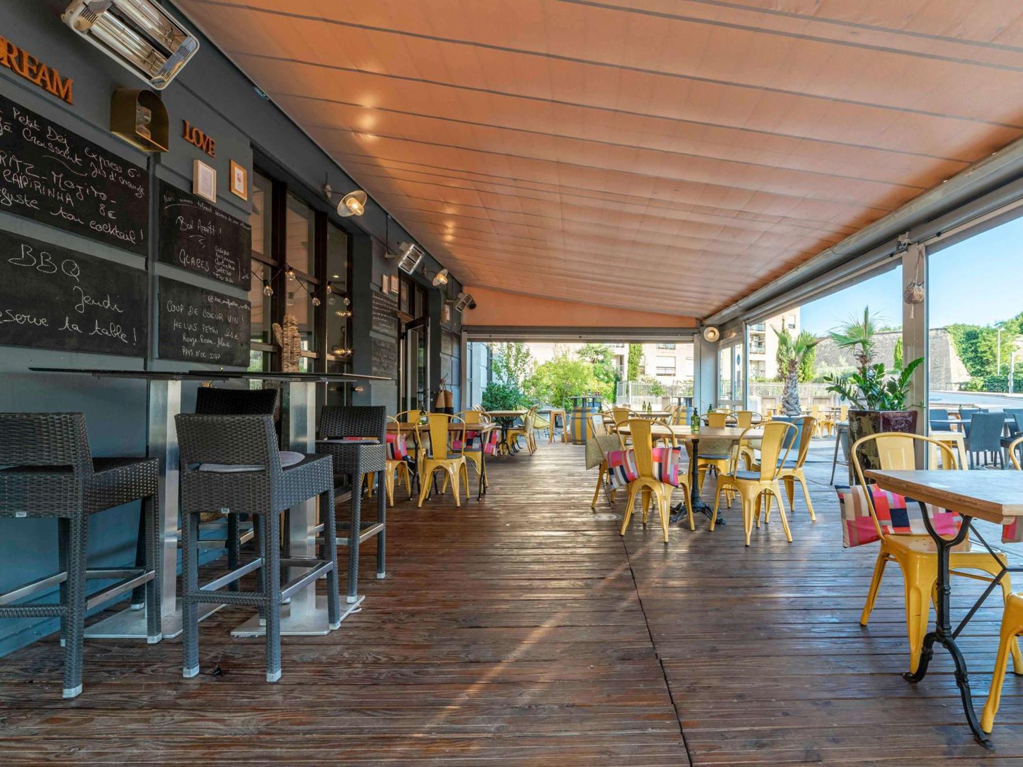Ibis Centre Polygone Hotel 3*