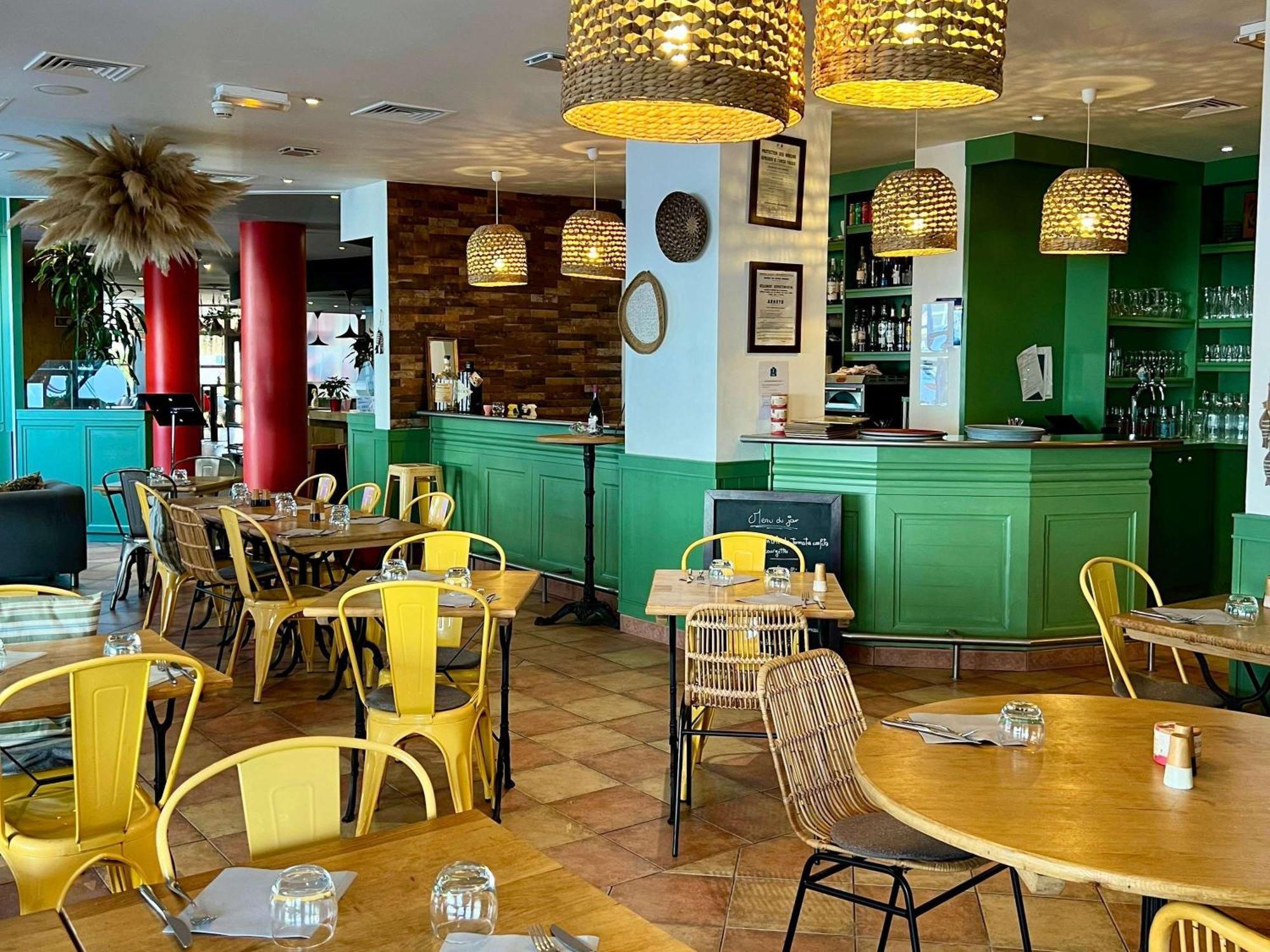 Hotel Ibis Centre Polygone 3*