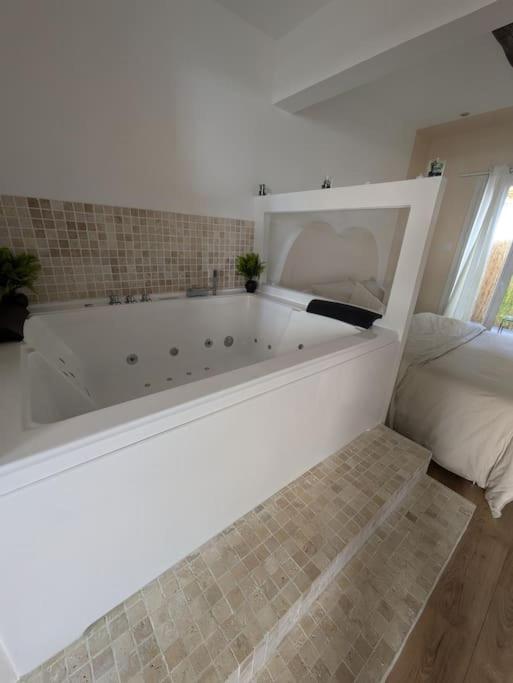 Appartement, & Apartamento *