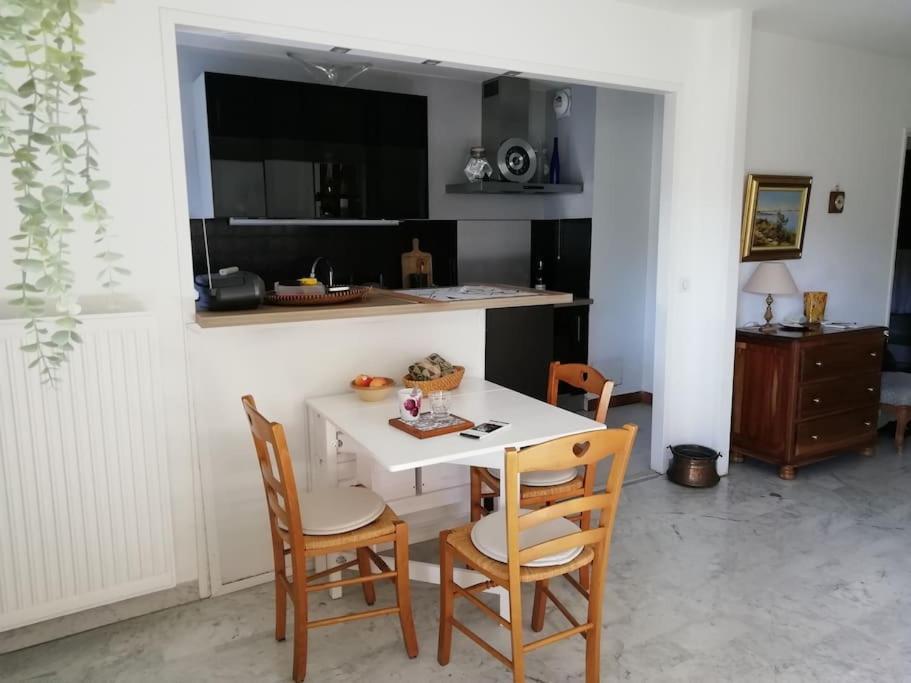 Superb Flat In A Collines D'estanove Apartment
