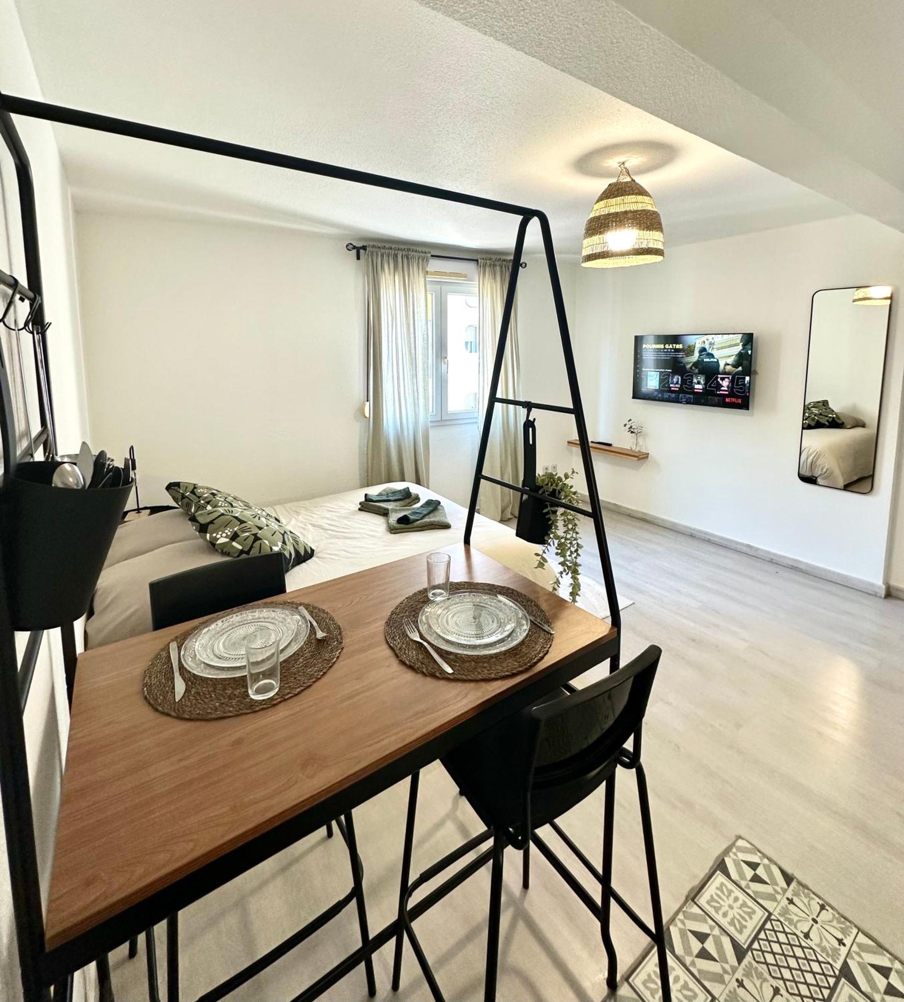 Appartement Gare Entierement Renove, Wi-fi, Clim, Tram, 15 Min Des Plages *