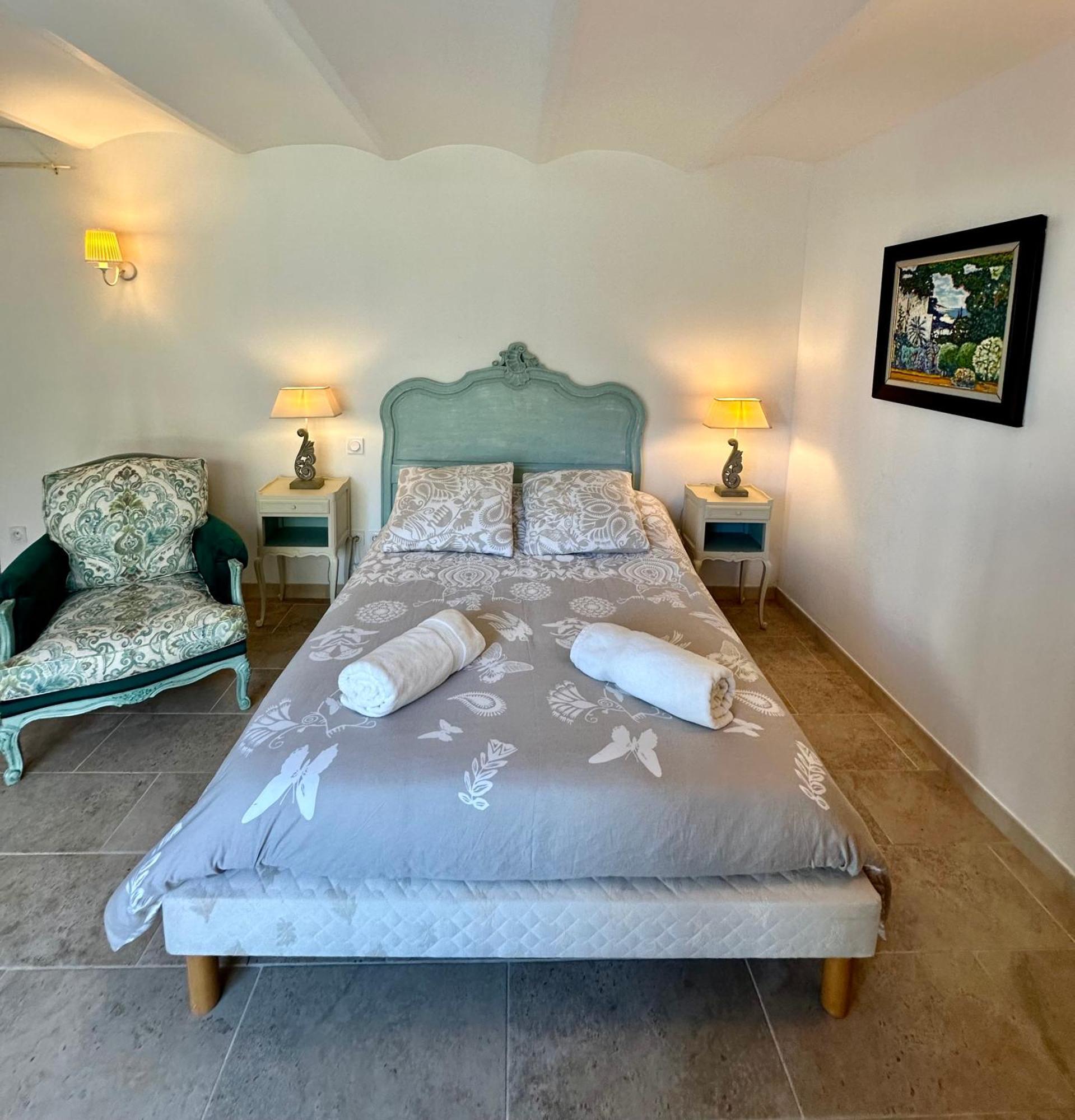 T2 Centre-ville Avec Grand Espace - 15mn Des Plages Appartement