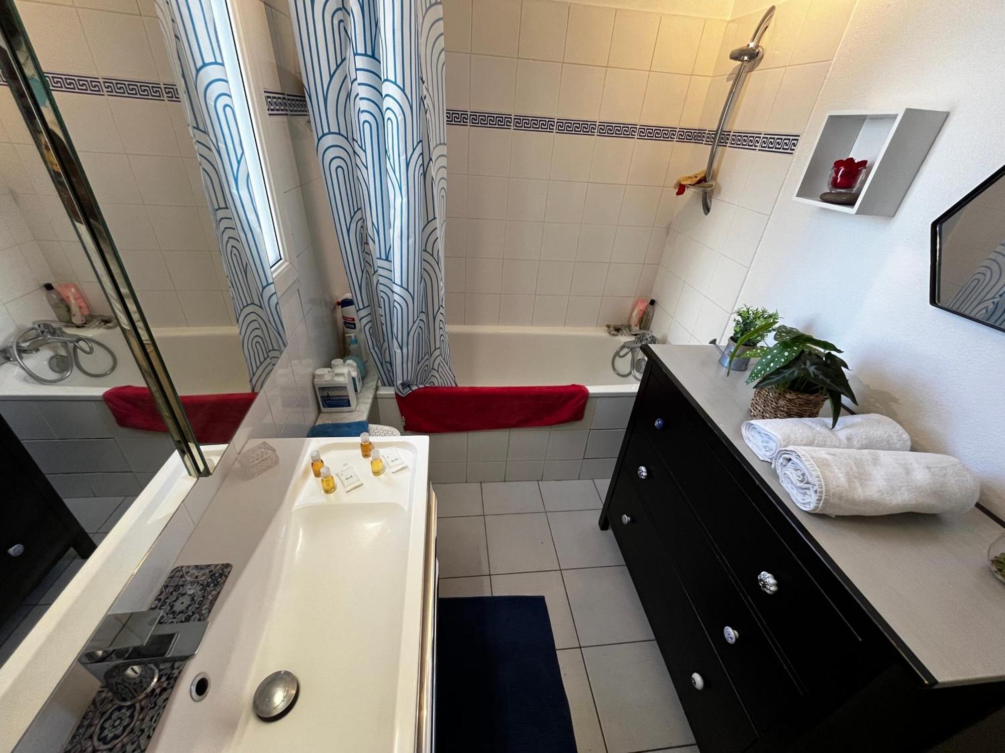 Appartement Le Duo Port Marianne - Parking Montpellier