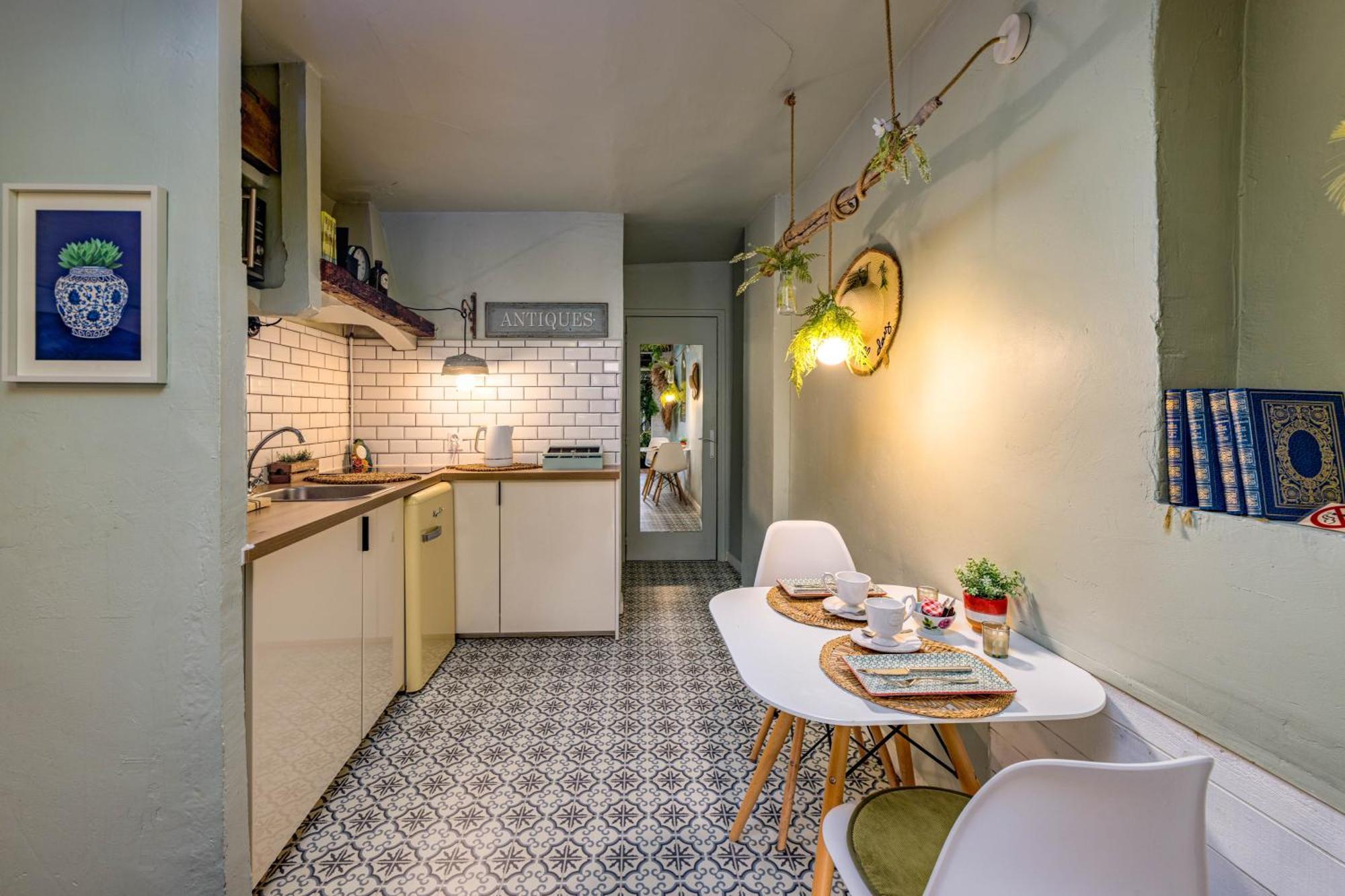 Apartment Youmi - Calme Avec Jacuzzi Et Clim A 5min De La Comedie, Tram A 200m Montpellier