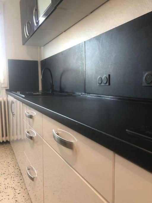 3 Pieces Avec Netflix Et Canal * Montpellier