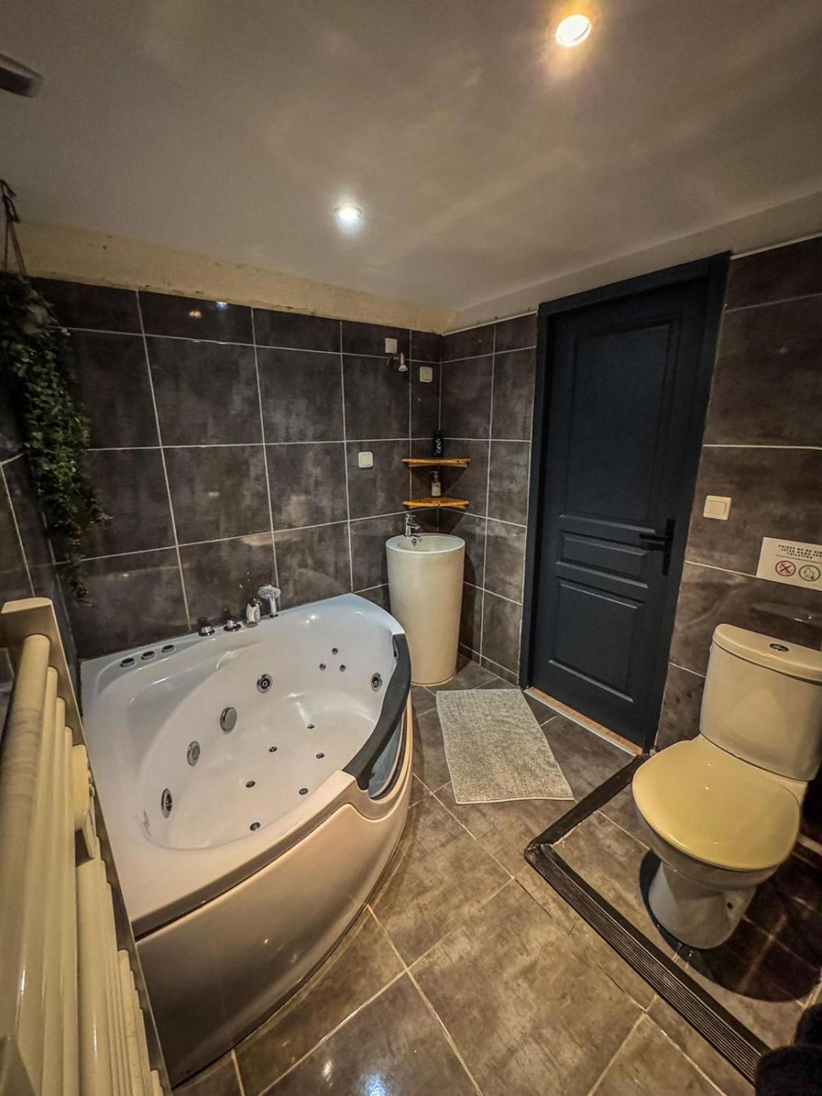 La Du Peyrou - 50m De L'arc De Triomphe Appartement Montpellier