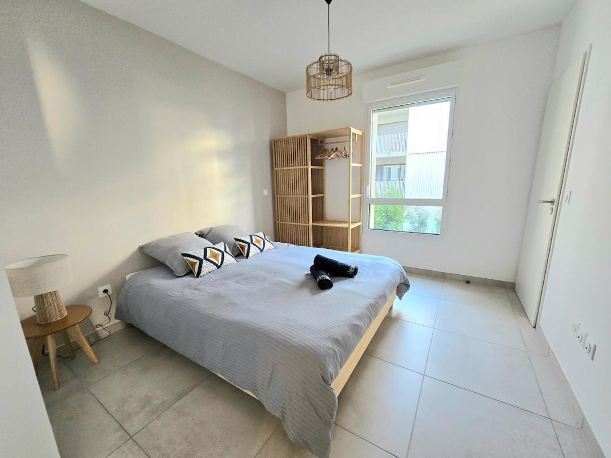 Pavlova : Calme, Vue, Elegant, Spacieux, Sur Et Central Appartement *