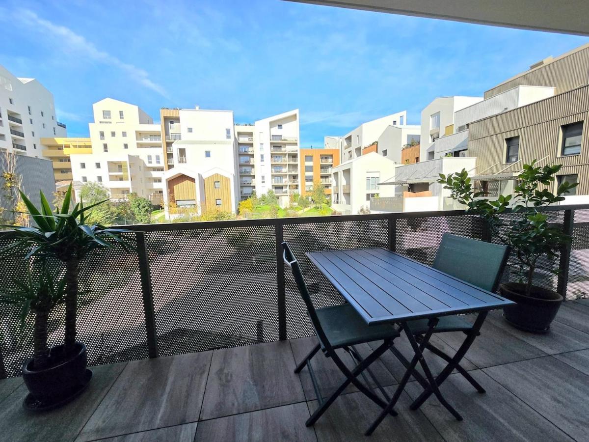 Appartement Pavlova : Calme, Vue, Elegant, Spacieux, Sur Et Central *