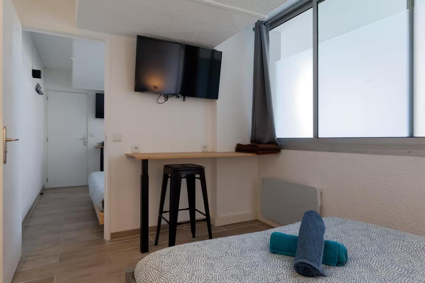 Manon, 2 Ch, Parking, Tram Croix D'argent Au Pied, Sleep-in-montpellier