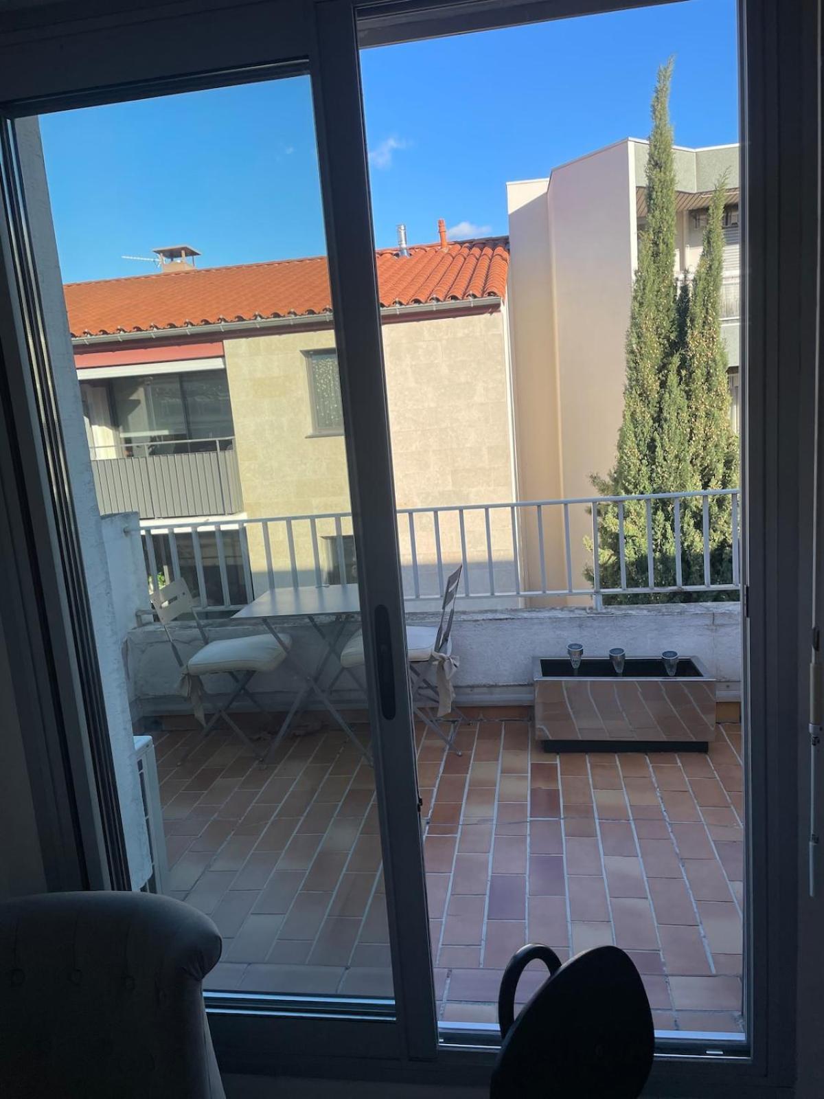 Appartement With Beautiful Terrace And Air Conditioning