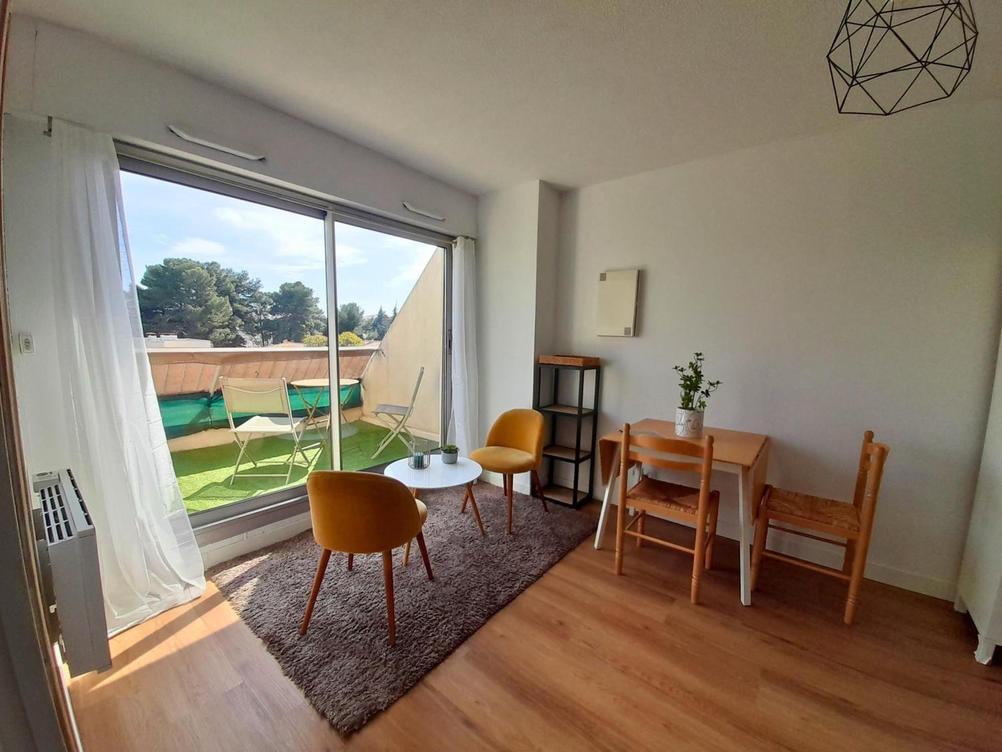 T1 Cosy- Terrasse - Parking Gratuit