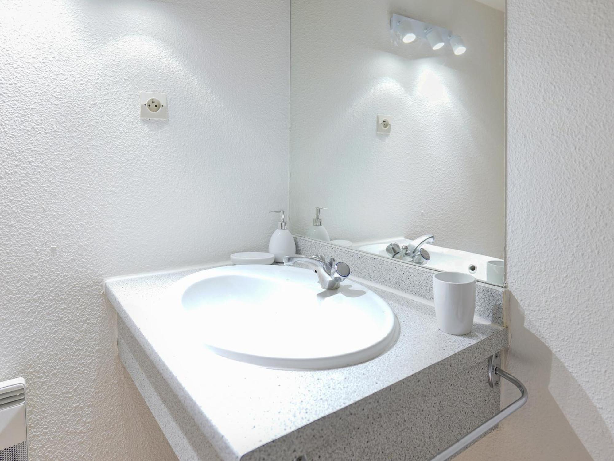 Duplex - Center *