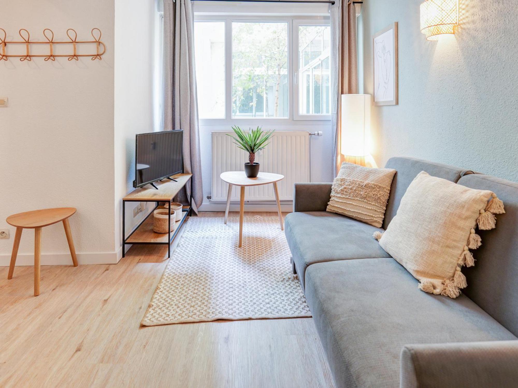 Duplex - Center *
