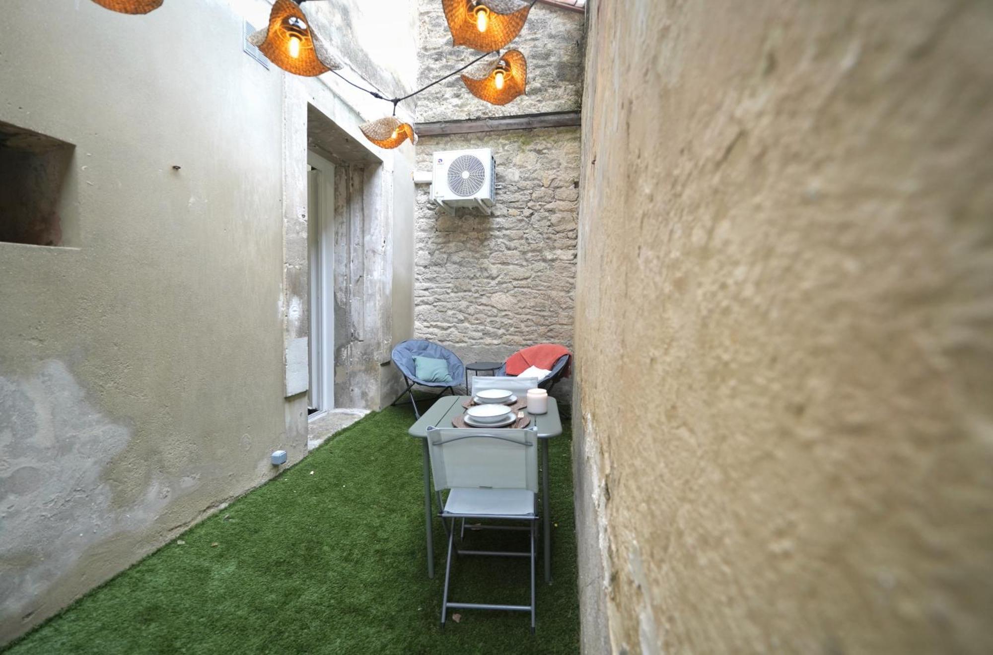 Wild & Cour Privee Au Coeur De