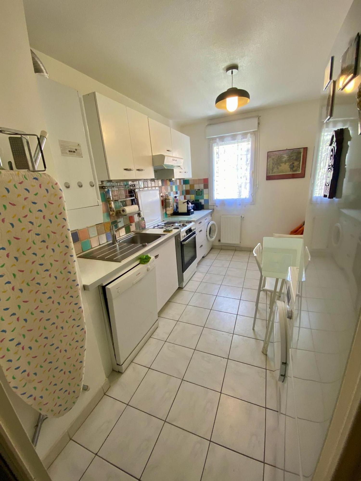Spacieux T2 Au Rives Du Lez, Parking, Proche Gares Et Centre Appartement *