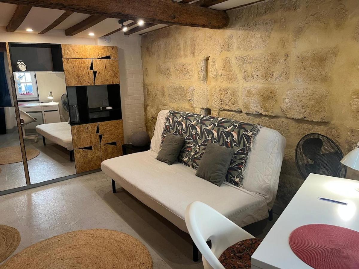 Appartement Charming Studio, Ecusson