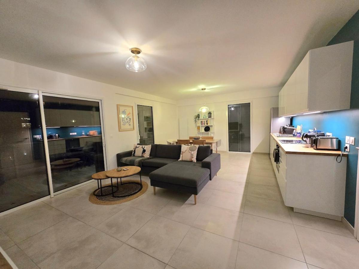 Appartement Pavlova : Calme, Vue, Elegant, Spacieux, Sur Et Central