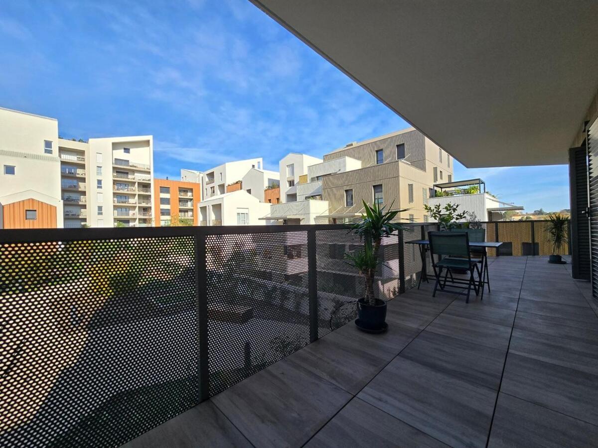 Appartement Pavlova : Calme, Vue, Elegant, Spacieux, Sur Et Central *
