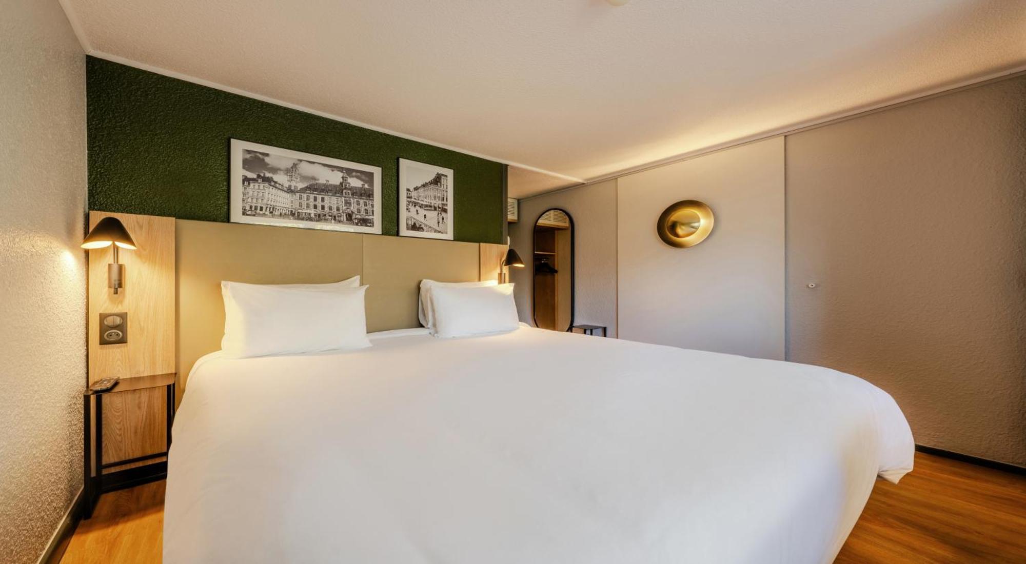 Campanile Est Le Millenaire 3*