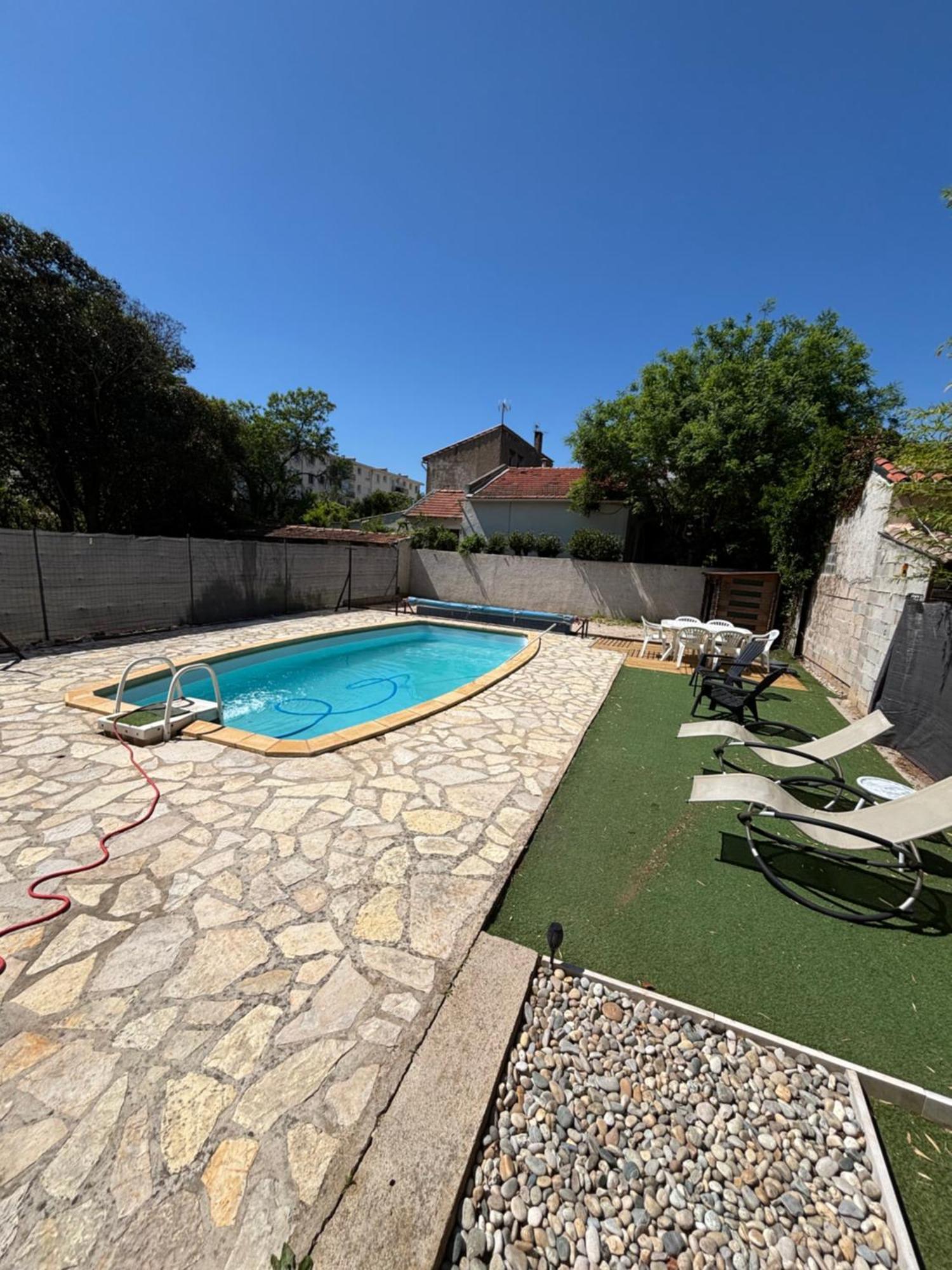 Apartment Unique Appartement Zen Et Detente Dans Villa Avec Piscine Tres Bien Place