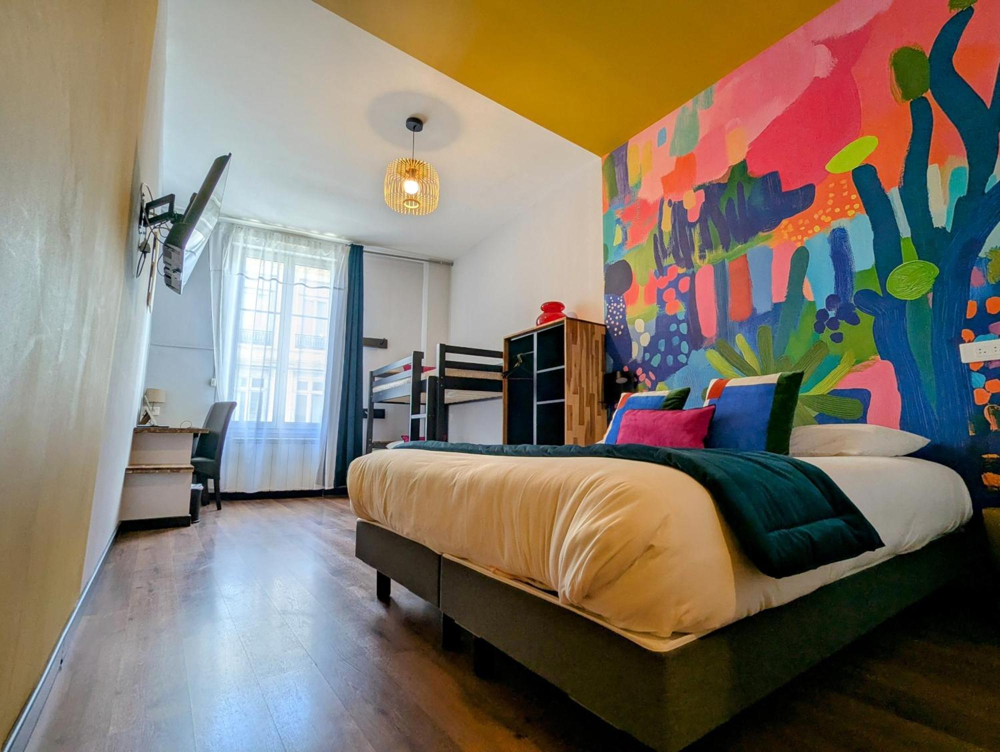 Des Arts, Artisanal Et Indépendant Hotel 2*