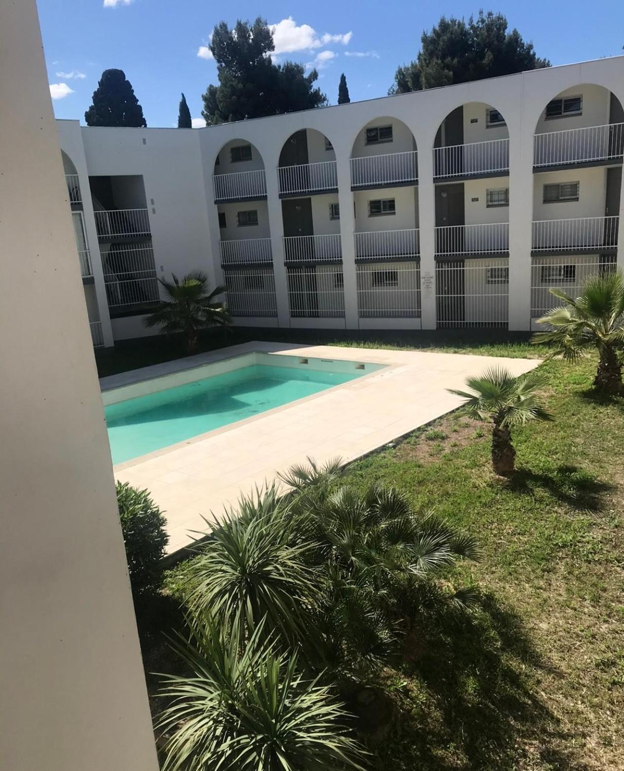 T2 Avec Loggia A 10 Min Du Centre De *