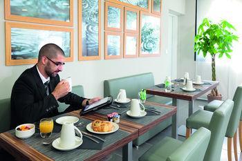 Appart'city Confort Ovalie Ii 3* Montpellier
