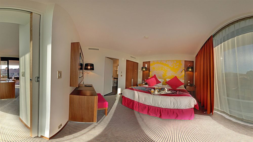 Radisson Blu Hotel, 4*